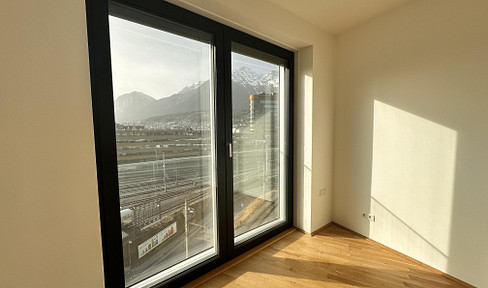 Commission-free: Sunny, spacious, modern 3-room apartment with a view over Innsbruck. Located on the 6th floor!