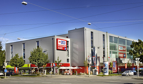 109 square meters of storage space in a prime location with excellent transport links. No commission fees.