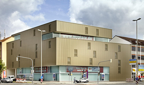 58 square meters of storage space in a prime location with excellent transport links. No commission fees.