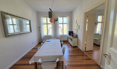 Elegant 7-room apartment in a prime location in Lichterfelde West.