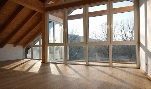 Beautiful 2-room apartment with fitted kitchen in a former farmhouse, nestled in stunning natural surroundings – utilizing sustainable energy.