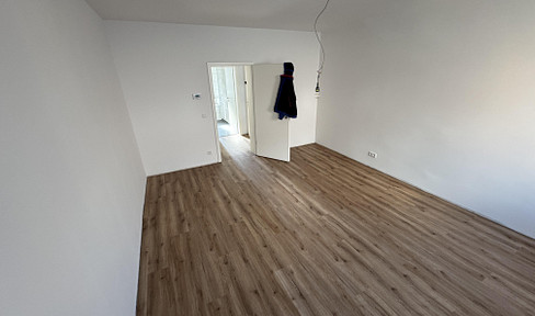 Beautiful two-and-a-half room apartment (NES12, 1st floor, right side).