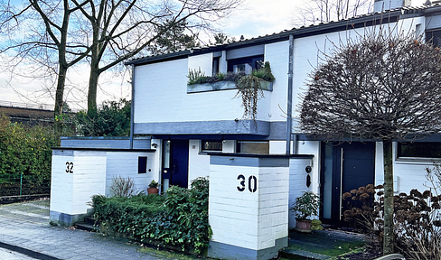 Modern split-level architect-designed house in a prime location in Mettmann Metzkausen - no commission fees.