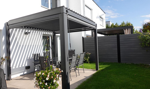 FEE-FREE: Like-new semi-detached house in Ravensburg - energy-efficient, high-quality, and modern.