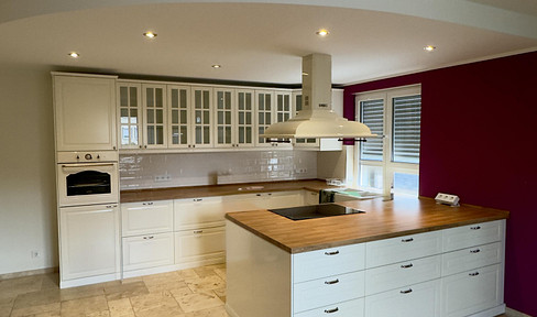 "Exclusive ground-floor apartment with a 34 m² living/kitchen area, travertine flooring, and a terrace – brand new construction, completed in 2019."