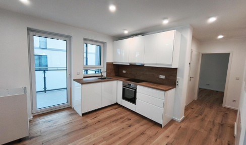 Erstbezug | Hochwertige 3-Zimmer-Wohnung mit Balkon | Effizienzhaus 55 | Privat