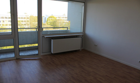 Lichtdurchflutete 3-Zimmer-Wohnung mit großem Balkon, Aufzug, ruhiger Lage nahe Pasinger Stadtpark