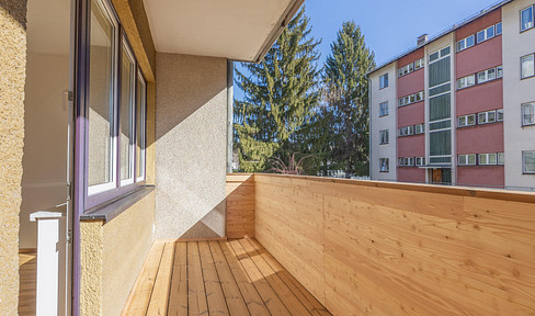 Kernsanierte 2 Zimmer Wohnung mit Garage und Loggia! - provisionsfrei