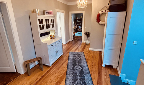 Charaktervolle 135 m² Dachgeschosswohnung in Altbauvilla mit Dachterrasse