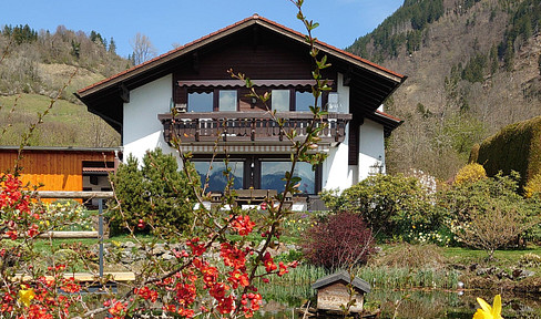 Exclusive country house with a separate apartment, located in the desirable area of Burgberg, Allgäu.
