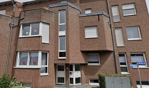 4-room apartment with a balcony and parking space, located between Boscheln and Übach-Palenberg.