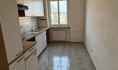 Schöne 2-Zimmer-Wohnung mit Einbauküche und Stellplatz!