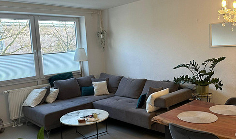 helle lichtdurchflutete 3 ZKB Wohnung