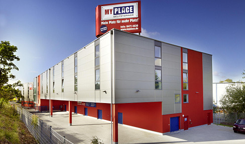 130 square meters of storage space in a prime location with excellent transport links. No commission fees.