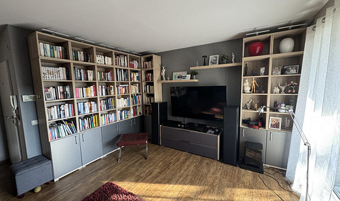 Renovated 2-room apartment with balcony in Hürth.