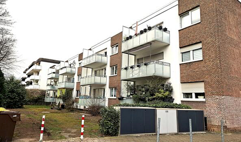 Renovated 4-room apartment in Rheydt, near Schmölderpark.