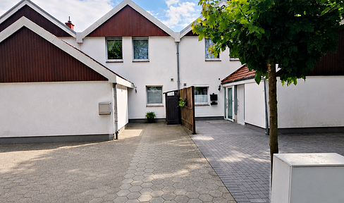 Von PRIVAT: Familienfreundliches Mittelreihenhaus mit Garten & 2 Stellplätzen in Ahrensburg