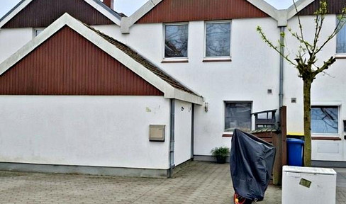 von PRIVAT: Familienfreundliches Mittelreihenhaus mit Garten & Stellplätzen in Ahrensburg