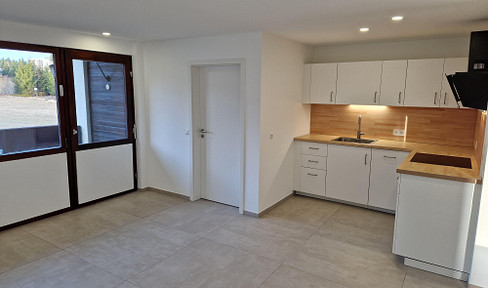 Gemütliche 3-Zimmer-Wohnung mit Balkon, Schwimmbecken und traumhafter Schwarzwald-Lage!