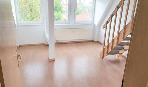 Duplex apartment with fitted kitchen in a renovated building in Leipzig-Wiederitzsch.