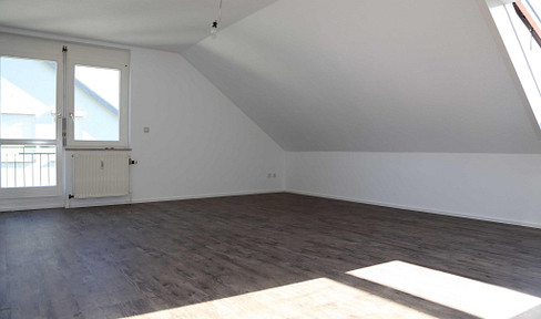 Bright, well-designed attic apartment for rent in Oberstenfeld, with no agency fees!