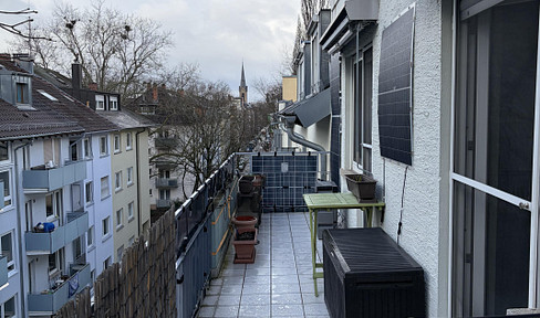 Bright 3-room apartment with a large balcony and elevator, located in a central area of Karlsruhe. *No agency fees.*