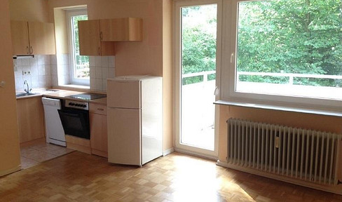 Lokstedt: 1 Zi. App., Stellplatz, Aufzug und Süd-Balkon, Nähe UKE/NDR