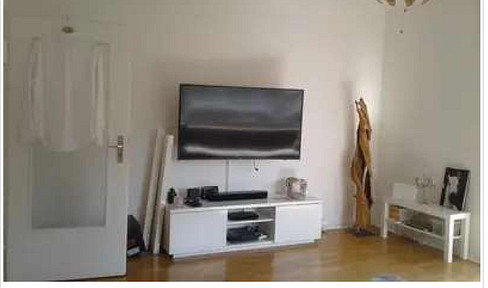 Beautiful 2.5-room apartment with lots of sunlight.