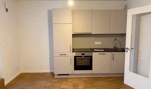 Modern 2-room apartment with rooftop terrace in Hamburg-Fuhlsbüttel, offering excellent transport links (Apartment 15).