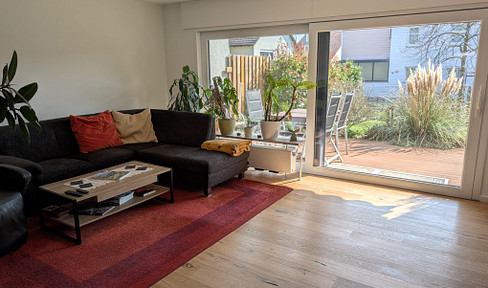 Renovated detached house in Leonberg-Ezach, available immediately, commission-free, including fitted kitchen.