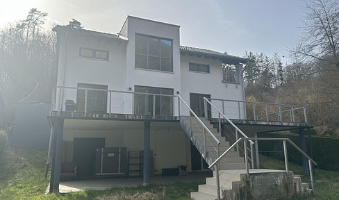 Exklusives Wohnhaus in ruhiger Tallage von Sankt Katharinen / Dattenberg