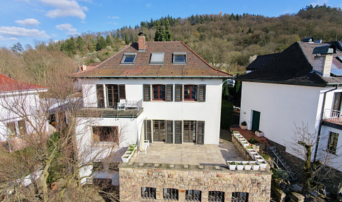 Representative architect-designed villa in an exclusive, quiet location, offering panoramic views.