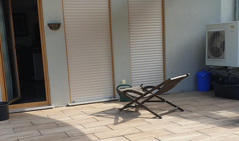 Doppelhaushälfte Massivbau mit Garten