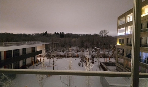 Modern, bright 3-room apartment with a balcony in Allach-Untermenzing.