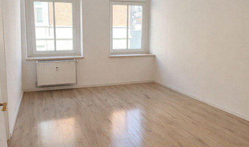 Newly renovated 2-room apartment with balcony for rent.