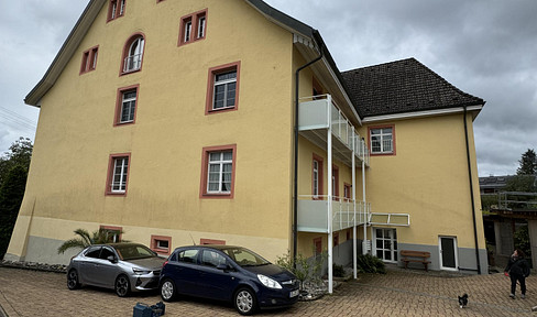 Exclusive 4-room apartment in a quiet residential area.