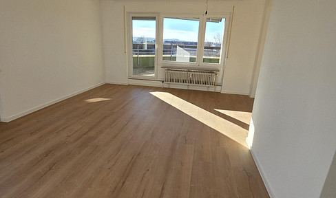 Exclusive 2.5-room, 75 square meter penthouse apartment for sale in Stuttgart, Weilimdorf.