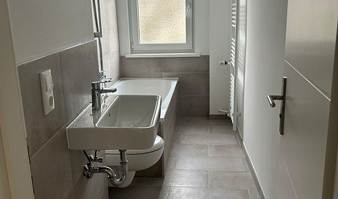 2-room apartment in Lankwitz, available for the first time after renovation.