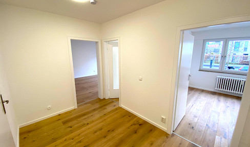 No agency fees, directly from the owner. Newly renovated 2-room apartment, available for the first time. Located in a park-like area, close to the subway.