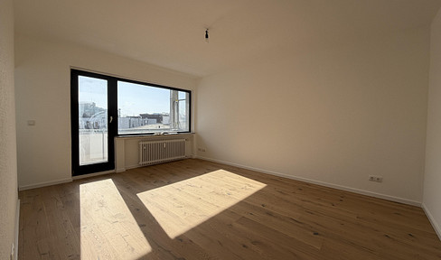 Erstbezug nach Sanierung: Moderne 1 Zimmer Wohnung mit EBK & Balkon auf der Leipziger Straße