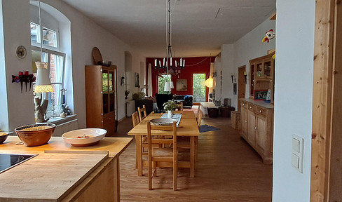 Dreamlike courtyard property with 5530 square meters of land (+ possibility of an additional 7 hectares) - Country living between Hamburg and Berlin.