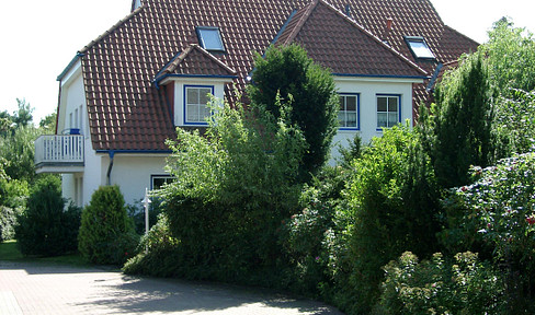 Vacation apartment in Prerow/Darß, 60m², 3 rooms, ground floor, south-facing terrace, parking space for a car.