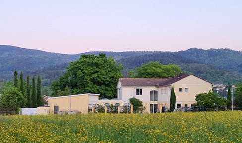 Luxusvilla mit Gästehaus, parkähnlichem Grundstück und Baupotenzial