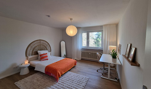 Erstbezug nach Renovierung- 5 WG-Zimmer zu vermieten - mit großem Balkon