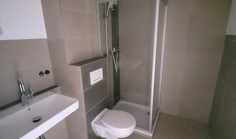 Renovated 2.5-room apartment with balcony in Leonberg.