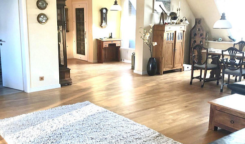 Strandnahe Maisonette-Wohnung: 93 m² Wohnfläche + 73 m² Dachgeschoss, 2 Terrassen & Garage