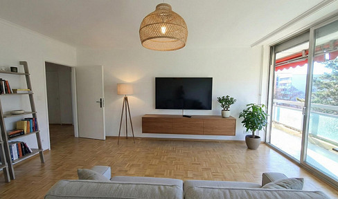 Modern 2-room apartment | West-facing balcony, quiet, lots of light | No agency fees.