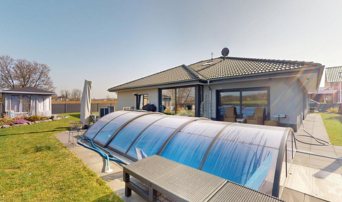 Accessible bungalow with 7 rooms, KNX system, swimming pool, and high-quality finishes.