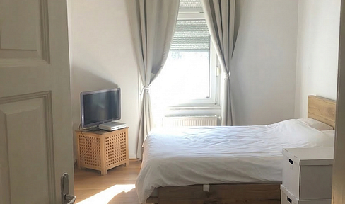 Beautiful 3-room apartment with fitted kitchen, located in the heart of Wiesbaden.