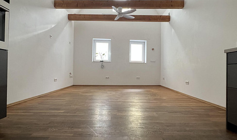 Charming property, ideal for multi-generational living or a combination of living and working.